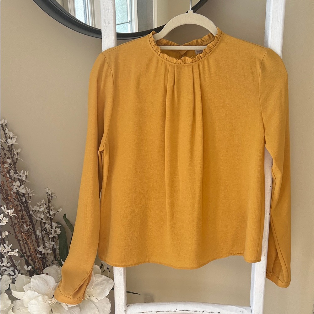Active USA Yellow/Gold Ruffle Neck Long Sleeve Blouse.  Size Small